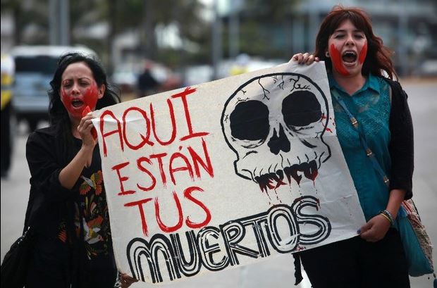 Imagen de archivo de las últimas manifestaciones en exigencia de justicia por los normalistas muertos y desaparecidos en Iguala. Foto: Cuartoscuro