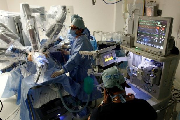 Cirugías robóticas a través de Da Vinci, tecnología que desde hace siete años en América Latina es una práctica común. Foto Notimex