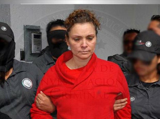 María de los Ángeles Pineda Villa, esposa del ex alcalde de Iguala, José Luis Abarca, fue trasladada al penal femenil conocido como El Rincón, en Tepic, Nayarit. Foto tomada de la cuenta @PGR_mx