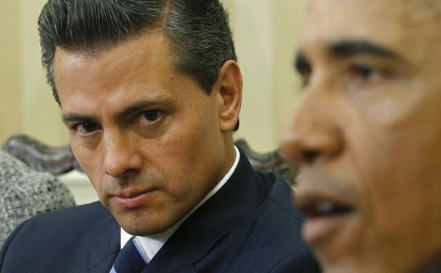 El presidente mexicano, Enrique Peña Nieto, escucha a su par estadunidense, Barack Obama, durante una reunión en la Casa Blanca. Foto Reuters