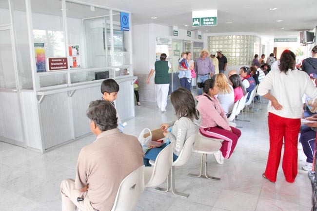 Busca IMSS lograr una cobertura de 100% de sus derechohabientes, informó el delegado ■ foto: La Jornada Zacatecas