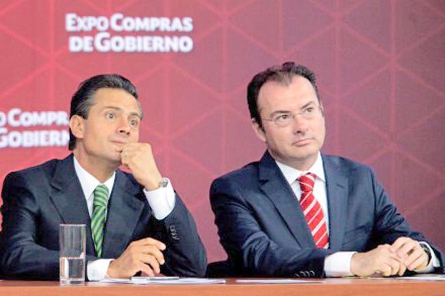 Peña y Videgaray durante la inauguración de la Expo Compras de Gobierno 2014 ■ foto: La Jornada Zacatecas