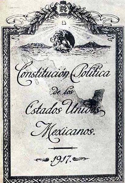 Imagen de la Constitución Política de los Estados Unidos Mexicanos de 1917, producto de un movimiento social armado que se planteó como principio la justicia social, expone docente ■ foto: La Jornada Zacatecas