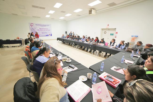 Ofrecen el taller Mujeres de Acero, organizado por el Sindicato Nacional de Trabajadores Mineros ■ FOTO: LA JORNADA ZACATECAS