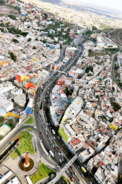 Se incluyen políticas de conservación para proteger zonas paisajísticas; vista aérea de una zona de la capital ■ foto: La Jornada Zacatecas