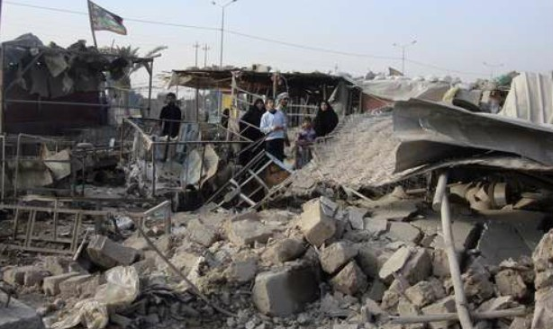 Devastación en un mercado del distrito de Shula, noreste de Bagdad, tras el estallido de una bomba, en imagen de archivo. Foto Reuters