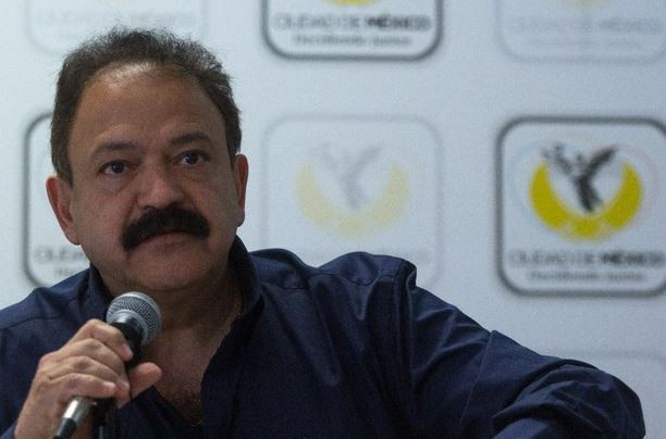 Armando Ahued, secretario de Salud capitalino, durante la conferencia en la que se fieron detalles de los avances en torno a la explosión registrada en el Hospital Meterno Infantil de Cuajimalpa. Foto Cuartoscuro