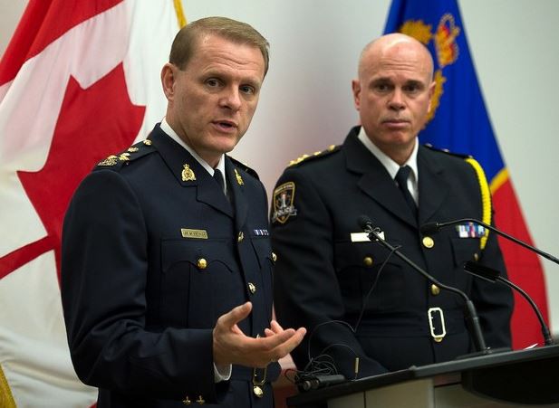 Autoridades de Halifax informaron este sábado sobre la detención de dos jóvenes que planeaban una masacre. Foto Ap