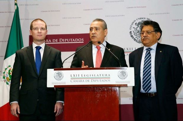 Los coordinadores de los diputados priista, panista y perredista, Manlio Fabio Beltrones, Ricardo Anaya y Miguel Alonso. Foto Notimex