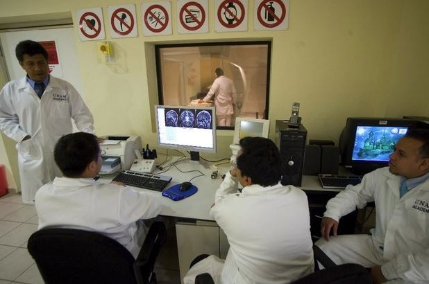 Laboratorio de la UNAM. Imagen de archivo. Foto Demián Chávez / Cuartoscuro