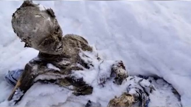 El segundo cuerpo fue descubierto debajo del primero y abrazado a él. Imagen cortesía Club Alpino Mexicano.