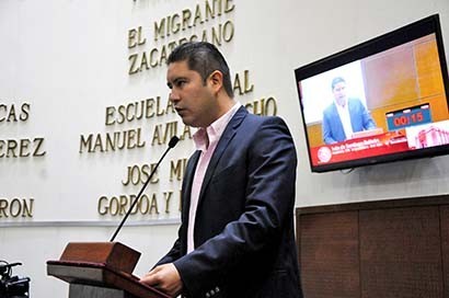 El diputado Iván de Santiago, en una anterior sesión legislativa. Foto: LA JORNADA ZACATECAS / Archivo