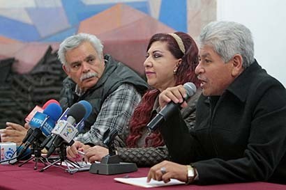 Luis Medina Lizalde, Soledad Luévano y Antonio Gómez de Lira, en conferencia de prensa ■ FOTO: ERNESTO MORENO