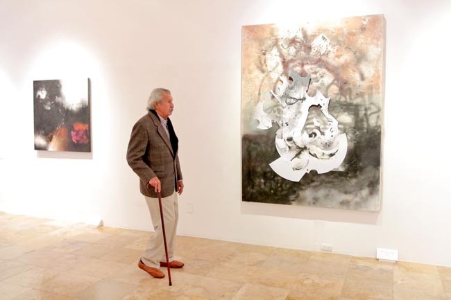 Gustavo Arias Murueta agradeció el apoyo para mostrar 50 años de su trabajo ■ FOTOs: ernesto moreno y La Jornada Zacatecas