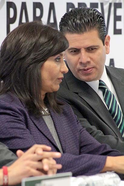 La procuradora de Justicia, Leticia Soto y el titular del Ejecutivo ■ FOTO: LA JORNADA ZACATECAS
