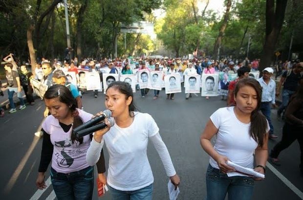Marcha de normalistas de Ayotzinapa el pasado 26 de febrero en la ciudad de México. Foto: La Jornada