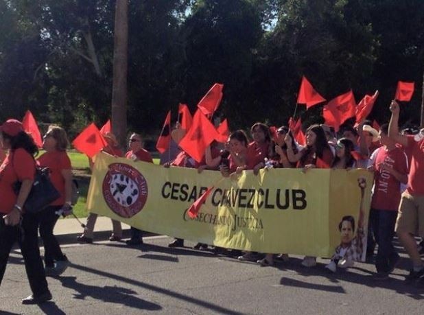 Decenas de cesarchavistas marchan de manera pacífica por Calexico en solidaridad con los jornaleros de San Quintin. Foto cortesía de Marycarmen Rioseco