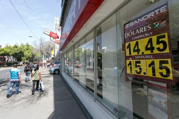Tipo de cambio en una sucursal bancaria de la ciudad de México, el pasado 24 de febrero. Foto: La Jornada