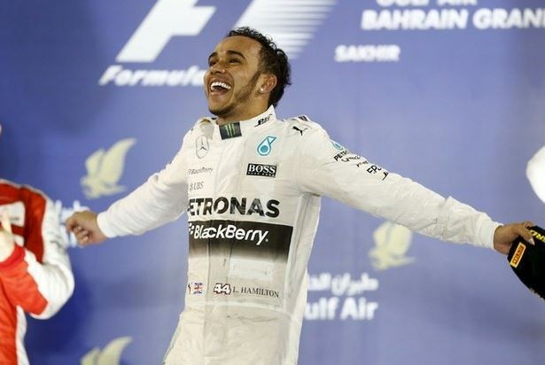 El corredor británico, Lewis Hamilton, obtuvo hoy su triunfo número 36 en toda su carrera y el 11 en la actual temporada. Foto Reuters