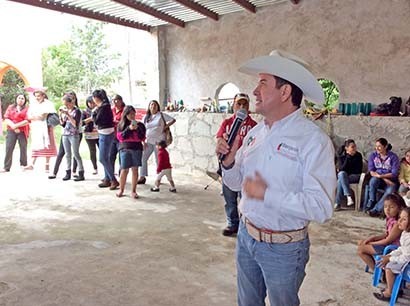 Medrano Quezada visitó el municipio de Saín Alto ■ FOTO: LA JORNADA ZACATECAS
