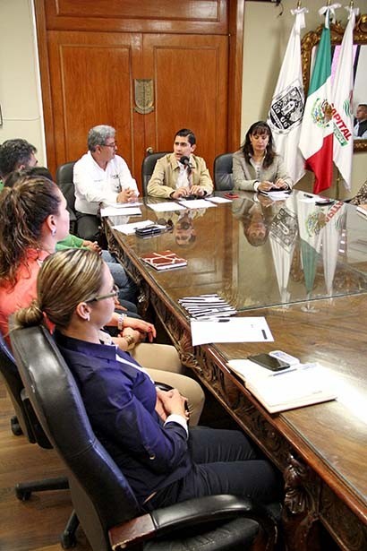 Personal de la Auditoría Superior del Estado (ASE) comenzó la auditoría anual a la Presidencia Municipal de Zacatecas. Estuvo presente el alcalde Carlos Peña ■ foto: andrés sánchez
