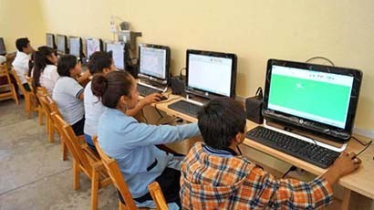 En Zacatecas hay 46 mil estudiantes y 2 mil 500 profesores que en sus escuelas usan software libre como herramienta didáctica para la enseñanza ■ FOTO: LA JORNADA ZACATECAS