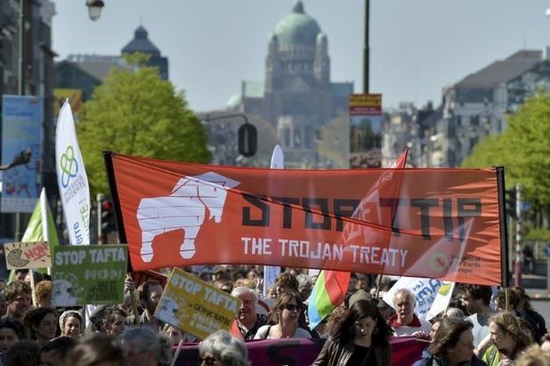 Protesta contra el TTIP en Bruselas, Bélgica. Foto Reuters