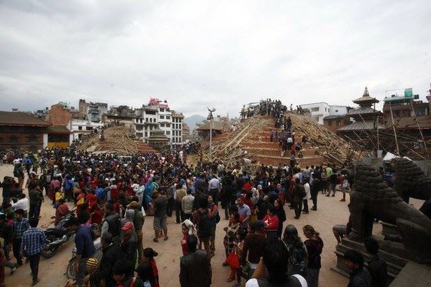 Templos colapsados en la Plaza Basantapur Durbar. Foto Xinhua
