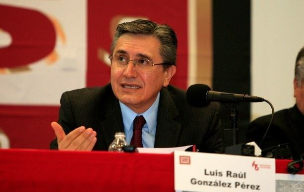 El 'ombudsman' Luis Raúl González, durante una conferencia en la escuela de periodismo Carlos Septién, en días pasados. Foto: Luis Humberto González