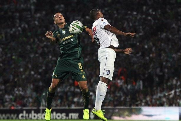 Santos tiene una ventaja de 5-0 en el marcador ante Querétaro en la pelea por el título. Imagen de archivo. Foto Jam Media