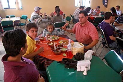 Imagen de archivo de la zona de restaurantes de la Fenaza ■ foto: LA JORNADA ZACATECAS