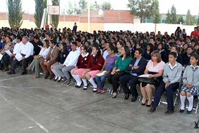 Aspectos del arranque de las jornadas de capacitación en las instalaciones de la secundaria José árbol y Bonilla, en Guadalupe ■ FOTOS: La Jornada Zacatecas