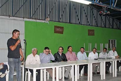 Autoridades de las tres órdenes de gobierno participaron en la reunión ■ fotos: susana zacarías