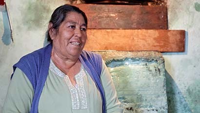 Doña Raquel llegó a la capital del estado a los 16 años, proveniente del municipio de Pánfilo Natera, iniciándose en el negocio en compañía de su esposo ■ FOTOS: MIGUEL ÁNGEL NÚÑEZ