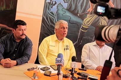 José Narro, candidato a diputado por el PRD, ofreció conferencia de prensa ■ FOTO: ERNESTO MORENO