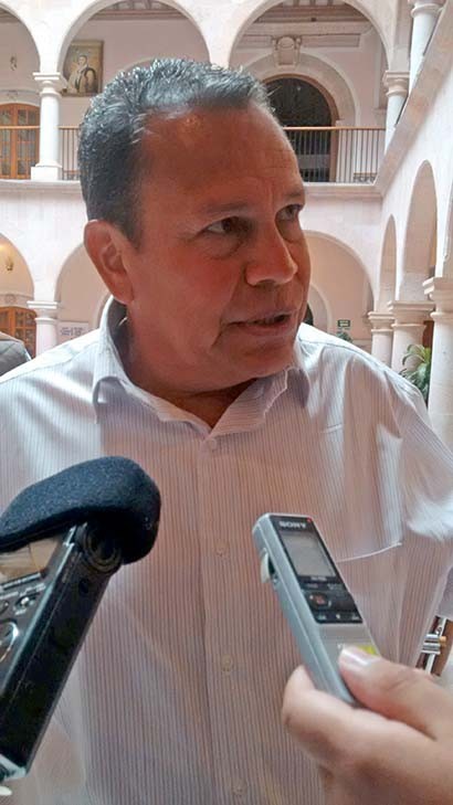 Ricardo de la Rosa, alcalde de Trancoso, informó que no se han entregado los 375 mdp tramitados en favor de varios municipios ■ foto: alma tapia