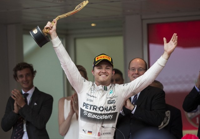 El piloto alemán, Nico Rosberg, ganó en Mónaco el primer lugar. Foto Ap