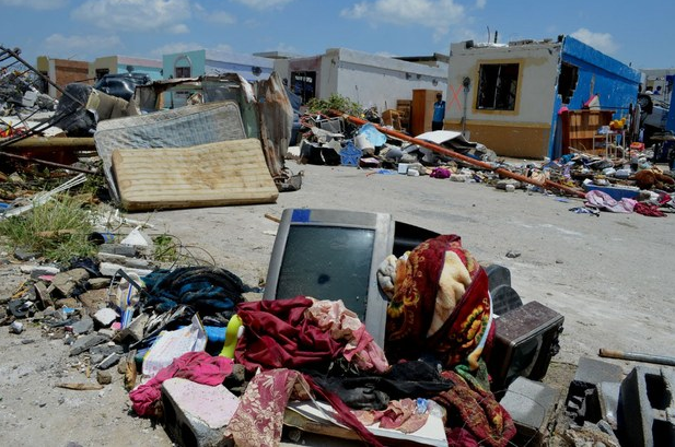 Daños causados por el inusual tornado en Ciudad Acuña, Coahuila. Foto: La Jornada