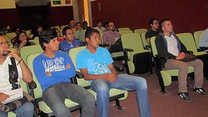 Sesión del taller en la Sala Antonio Aguilar de la Cineteca Zacatecas ■ foto: LA JORNADA ZACATECAS