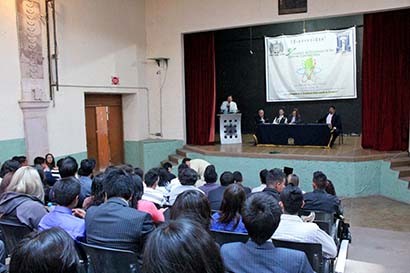 La sede del evento es el auditorio de la prepa 1 ■ FOTO: LA JORNADA ZACATECAS