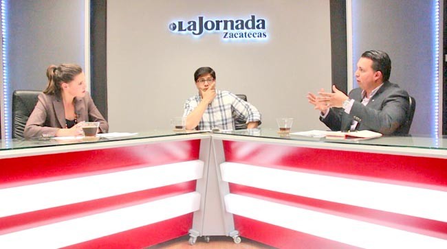 Raquel Ollaquindia, Marco Torres y Raymundo Cárdenas, en su participación para Synergia, de La Jornada Zacatecas TV ■ fotos: miguel ángel núñez