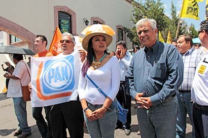 En la imagen, los ex candidatos Cruz Cárdenas (izquierda), Ingrid Medina y José Narro ■ FOTO: ERNESTO MORENO