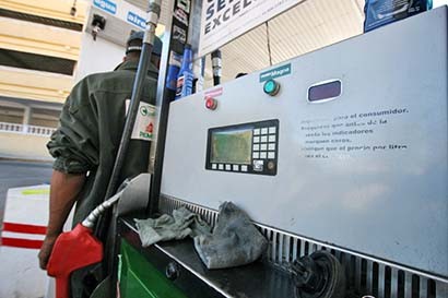 Autoridades afirman que la problemática se enfoca en la gasolina únicamente, pues el diesel “no es un tema de preocupación” ■ foto: La Jornada Zacatecas