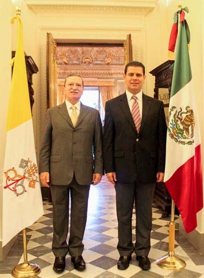 Mariano Palacios Alcocer y el gobernador del estado, Miguel Alonso Reyes ■ FOTO: LA JORNADA ZACATECAS