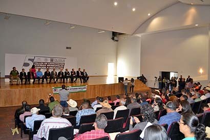 Inauguración de la capacitación brindada a empleados de las oficinas de atención a migrantes ■ foto: LA JORNADA ZACATECAS