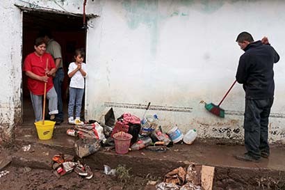 Aspecto de los daños en las viviendas registrados en diversas partes de la entidad ■ foto: ernesto moreno