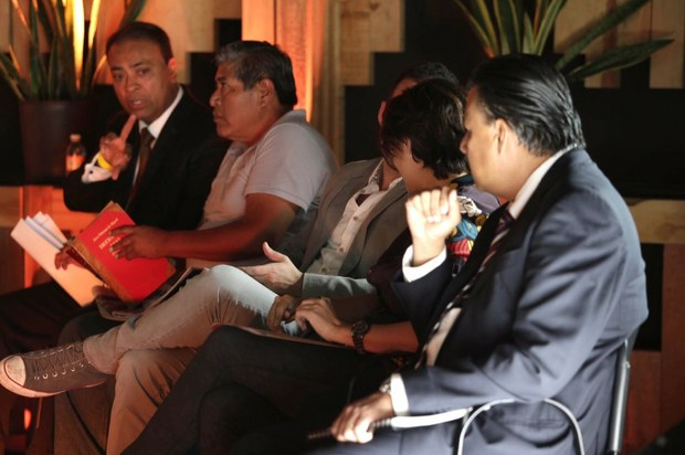 Los representantes de los taxistas presentes en el debate coincidieron en señalar que las autoridades no cumplen con la normatividad establecida. Foto: La Jornada