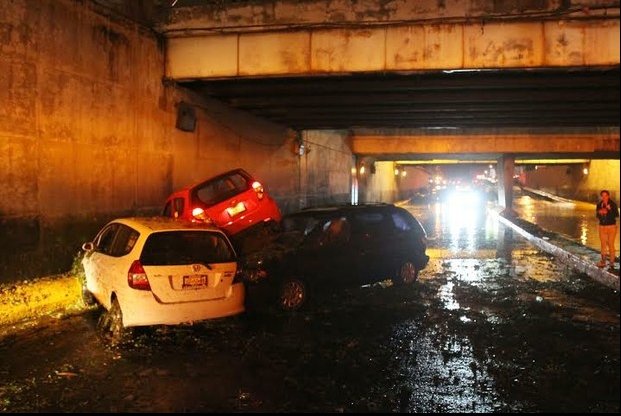 En la zona metropolitana de Guadalajara, se reportan varias inundaciones. Foto: La Jornada