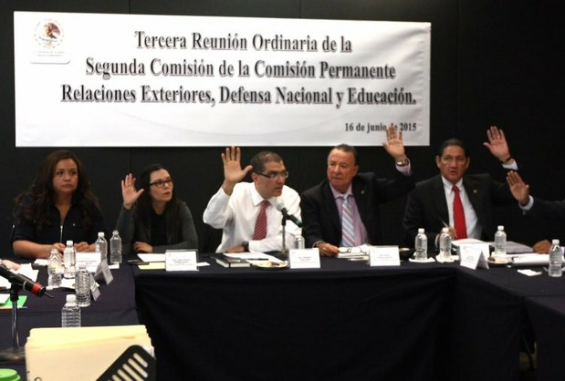 La segunda comisión de la Permanente aprobó que se cite a comparecer al secretario de Educación Pública, Emilio Chuayffet, el próximo martes al medio día. Foto: La Jornada