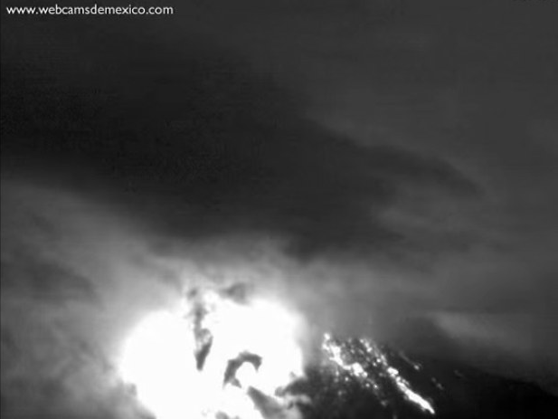 El volcán de Colima registró una fuerte explosión que fue captada en un video por Webcams de México. Foto tomada de la página youtu.be/3Xc6eha2wjU